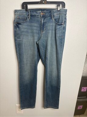 Old Navy Size 14 Mid Rise Power Slim Straight Jeans